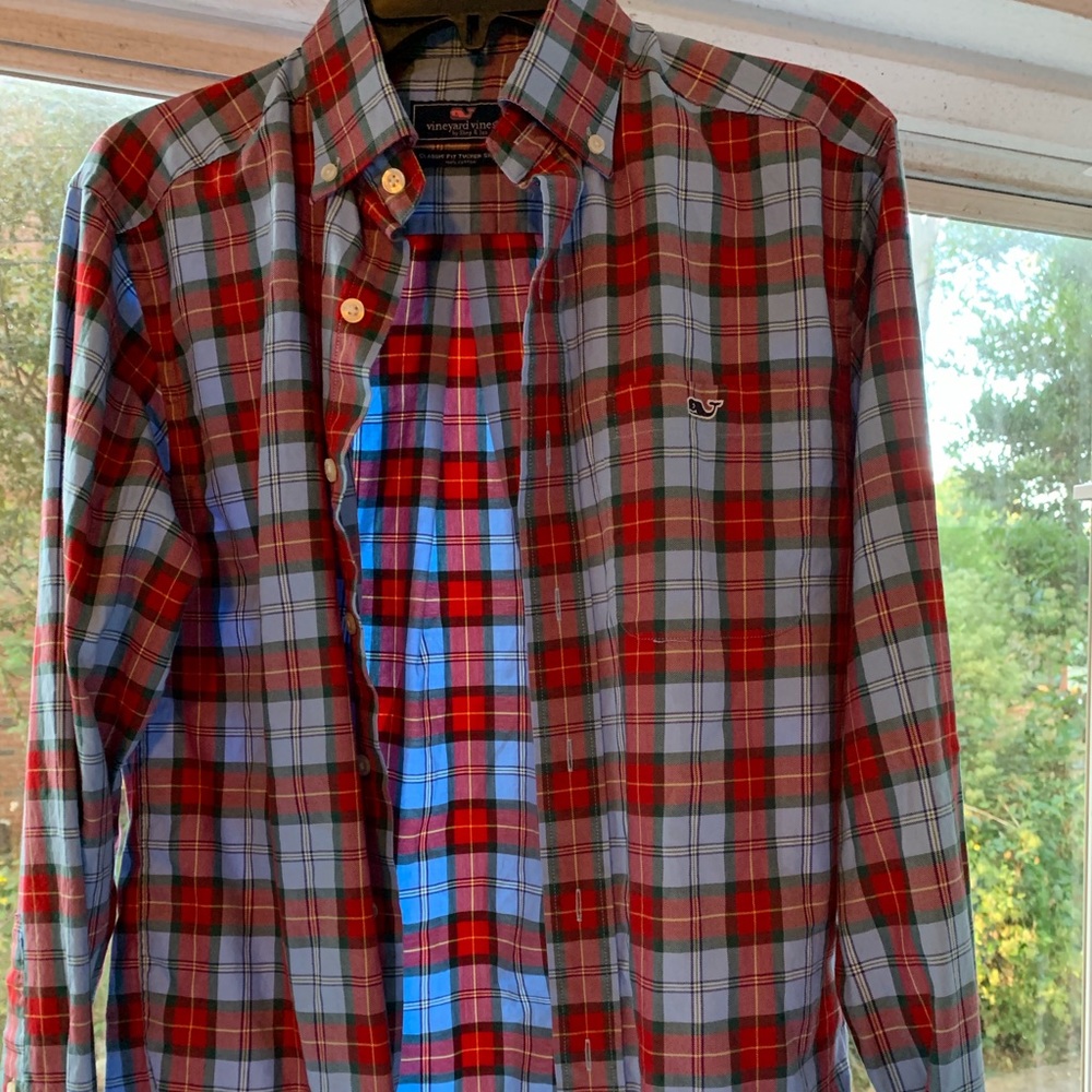 Men’s plaid button down shirt